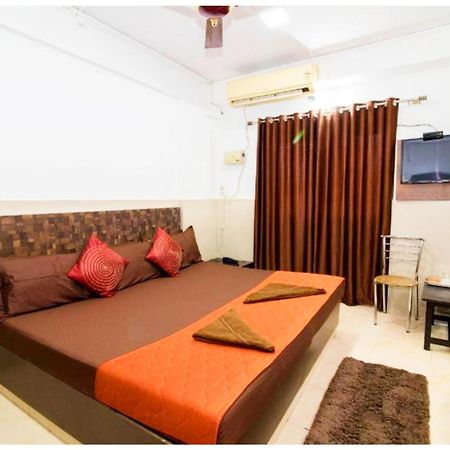 Hotel Premium Travellers # Inn Near Temple - Fully Air Conditioning Hotel - Hygiene And Spacious Room - A Top Rated Luxuary Hotel Merces Exterior foto