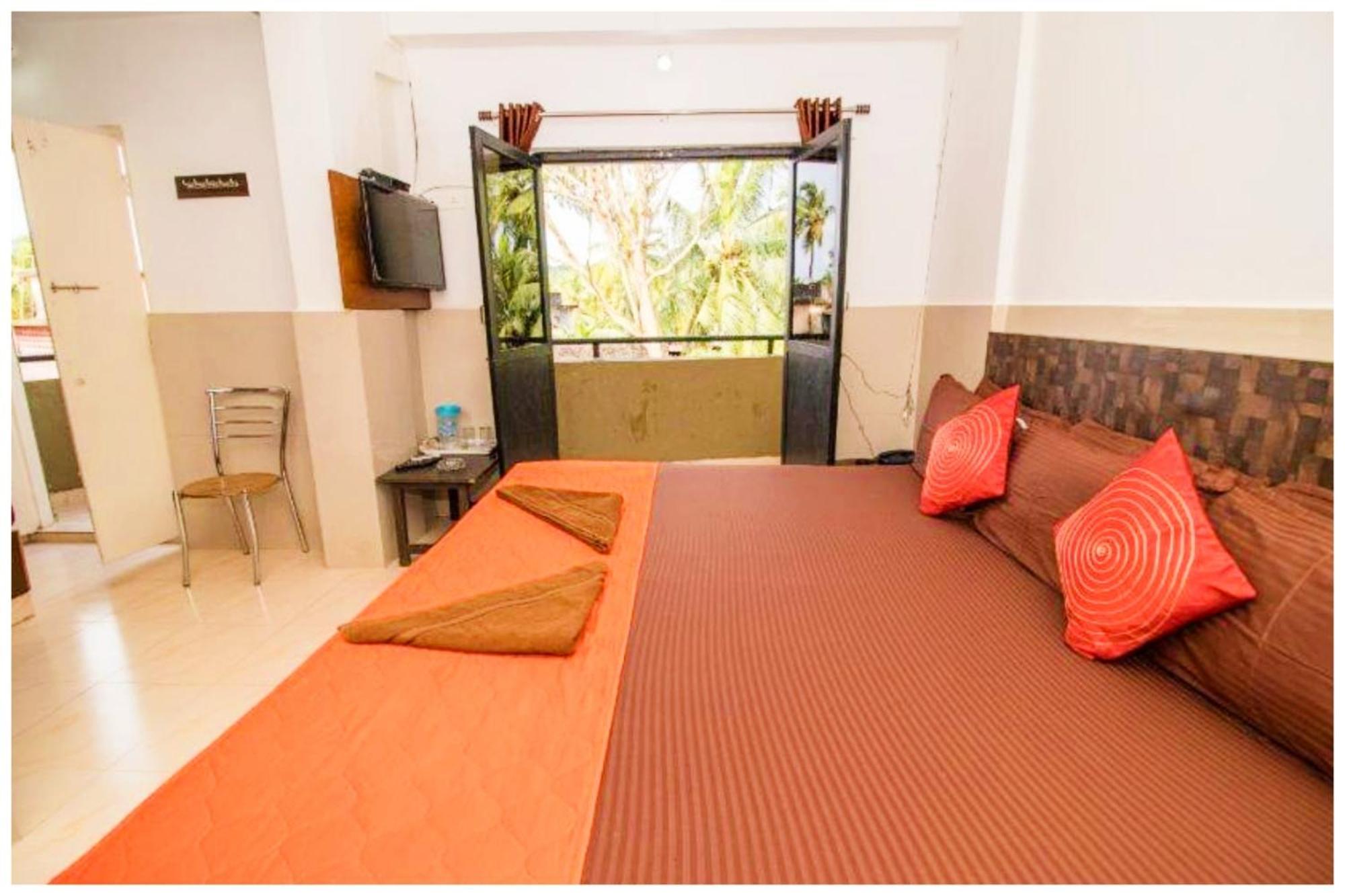 Hotel Premium Travellers # Inn Near Temple - Fully Air Conditioning Hotel - Hygiene And Spacious Room - A Top Rated Luxuary Hotel Merces Exterior foto