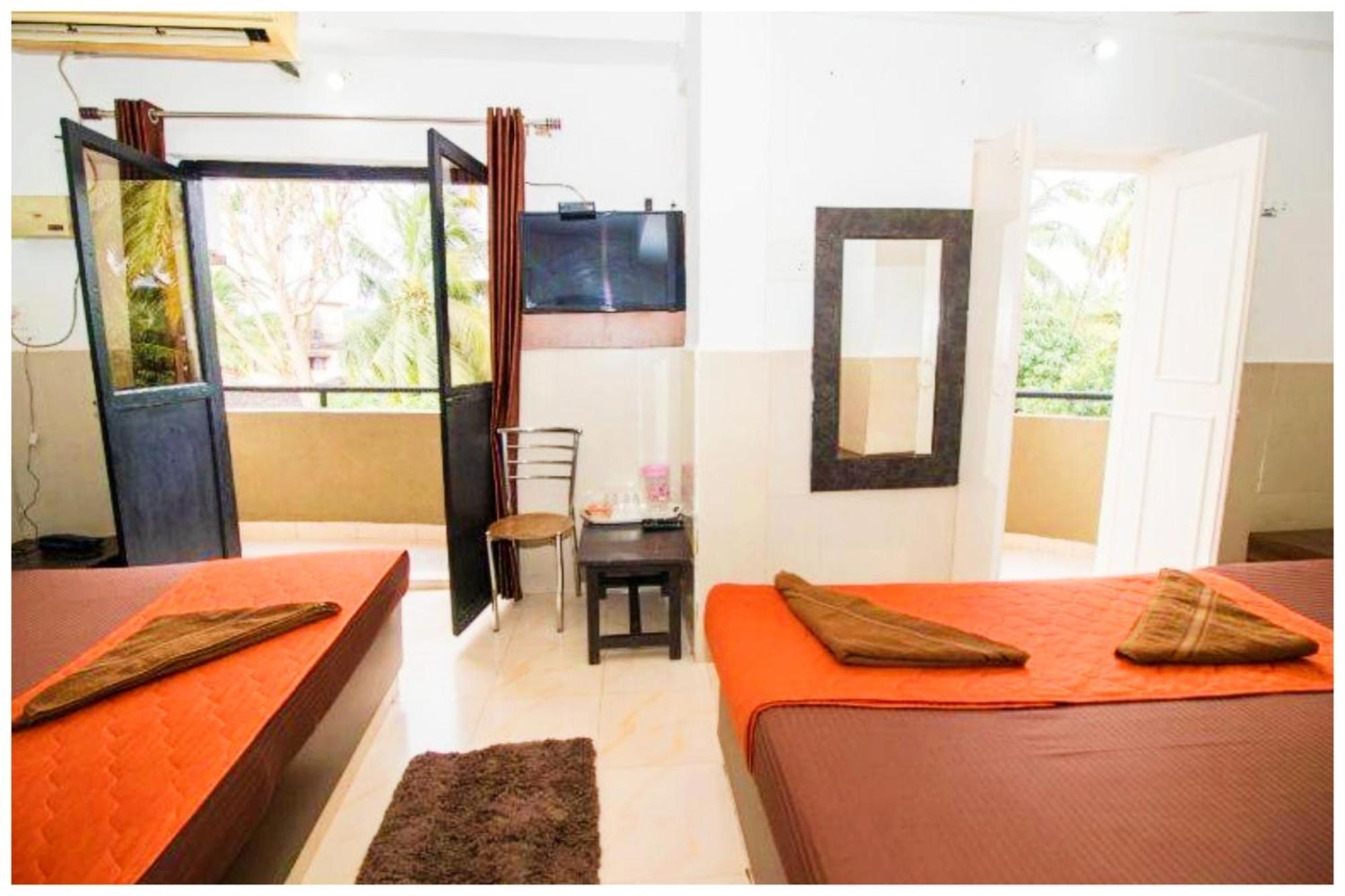 Hotel Premium Travellers # Inn Near Temple - Fully Air Conditioning Hotel - Hygiene And Spacious Room - A Top Rated Luxuary Hotel Merces Exterior foto