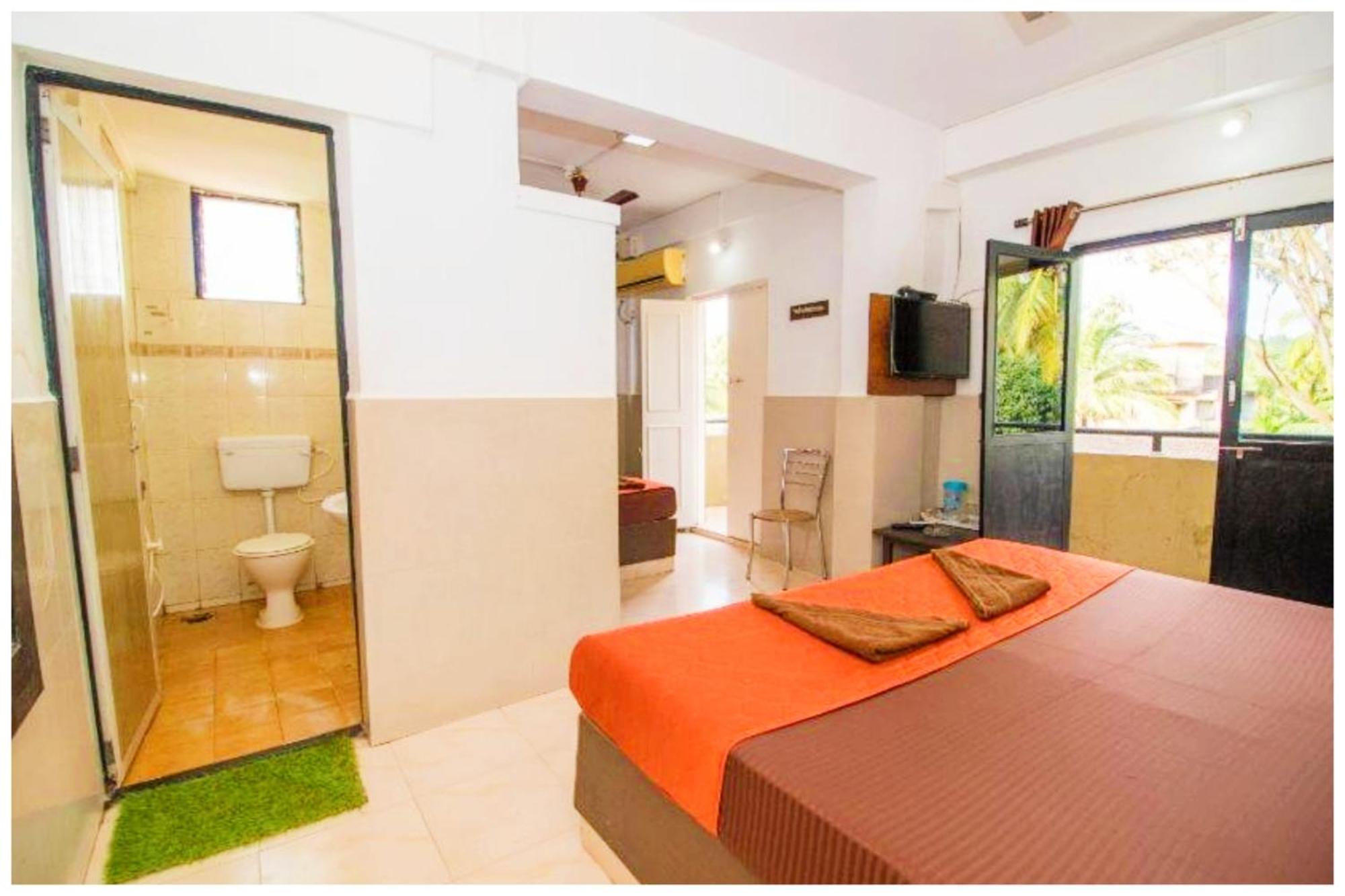 Hotel Premium Travellers # Inn Near Temple - Fully Air Conditioning Hotel - Hygiene And Spacious Room - A Top Rated Luxuary Hotel Merces Exterior foto