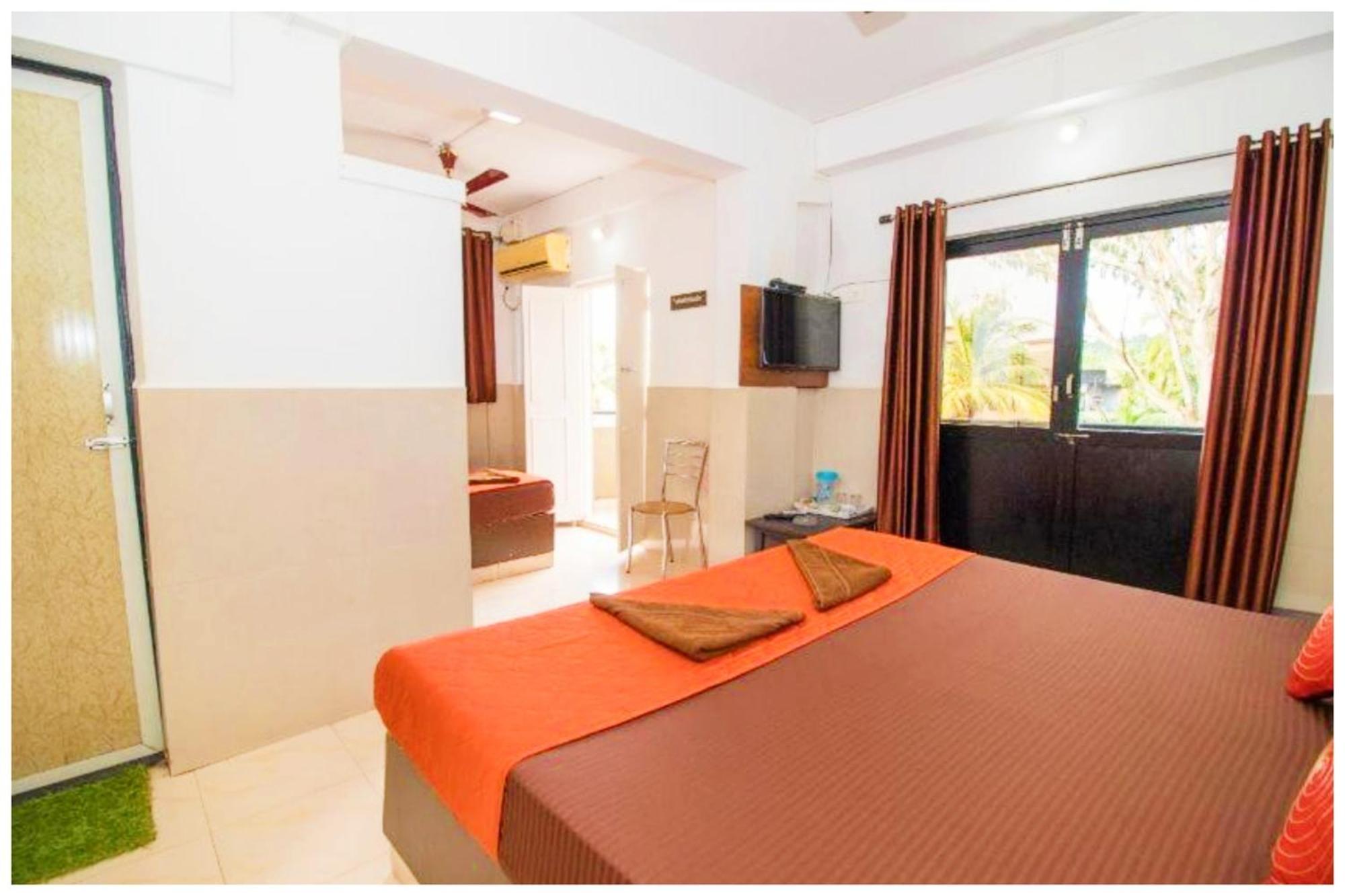 Hotel Premium Travellers # Inn Near Temple - Fully Air Conditioning Hotel - Hygiene And Spacious Room - A Top Rated Luxuary Hotel Merces Exterior foto