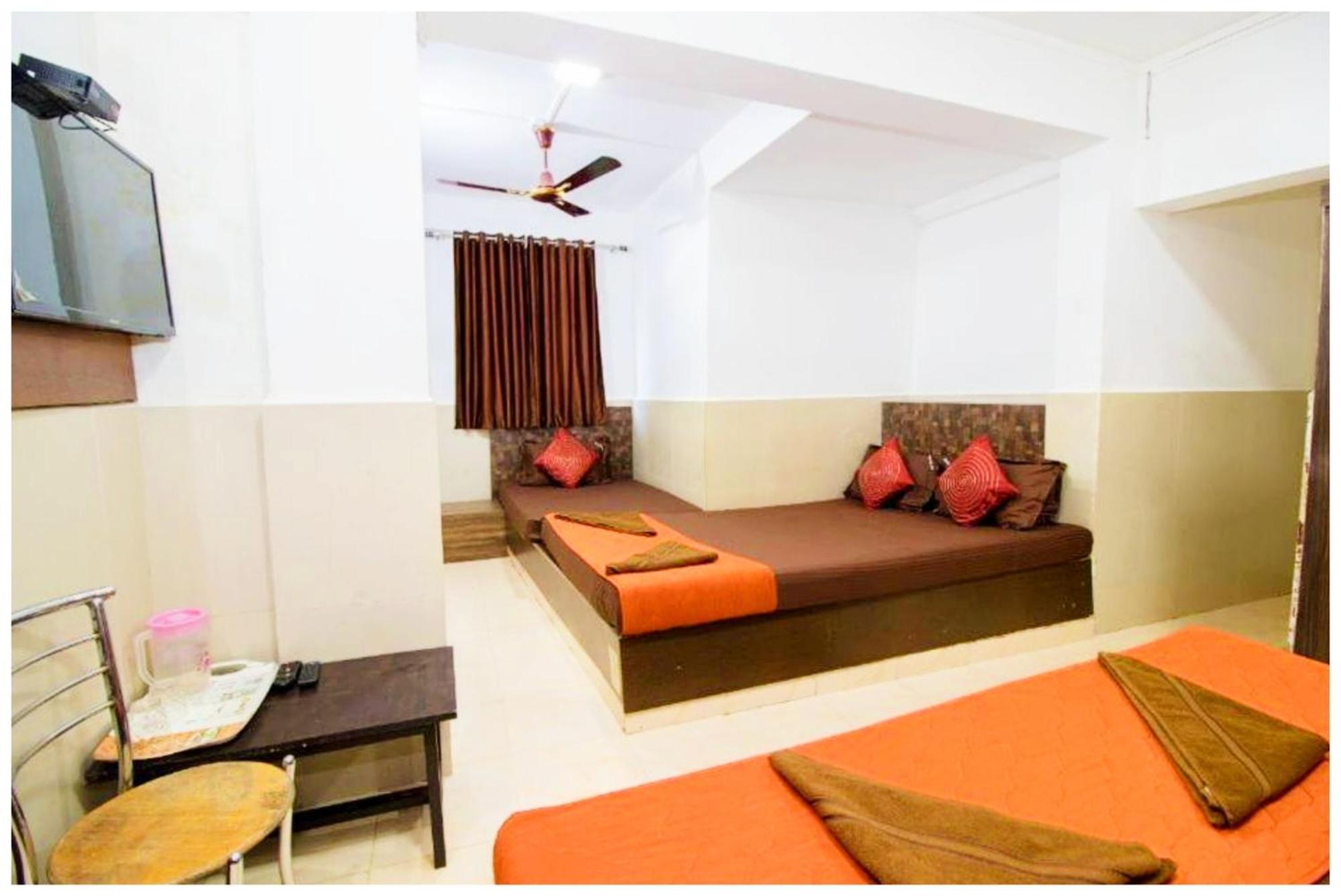 Hotel Premium Travellers # Inn Near Temple - Fully Air Conditioning Hotel - Hygiene And Spacious Room - A Top Rated Luxuary Hotel Merces Exterior foto